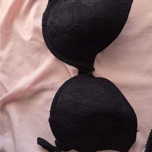 Chic Black Lace Underwire Bra